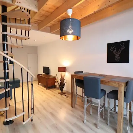 Apartment Studio Albepierre-bredons, 1 Piece, 2 Personnes - Fr-1-742-384
